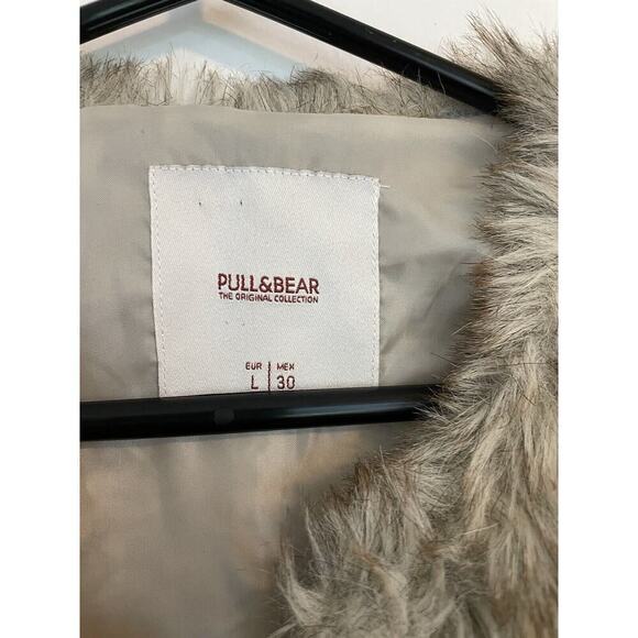 Pull And‎ Bear Faux Fur Vest Women’s Size L - Neutral Mobwife Statement Piece - Picture 3 of 8